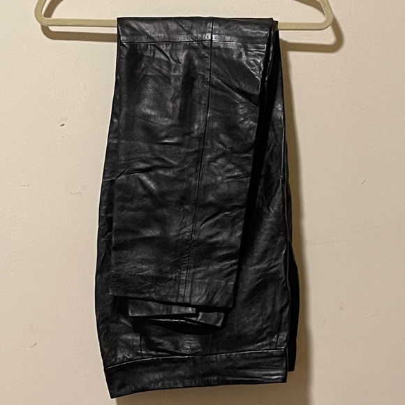 Giorgio Armani Vintage Size 44 Black Leather Pants - Picture 2 of 4